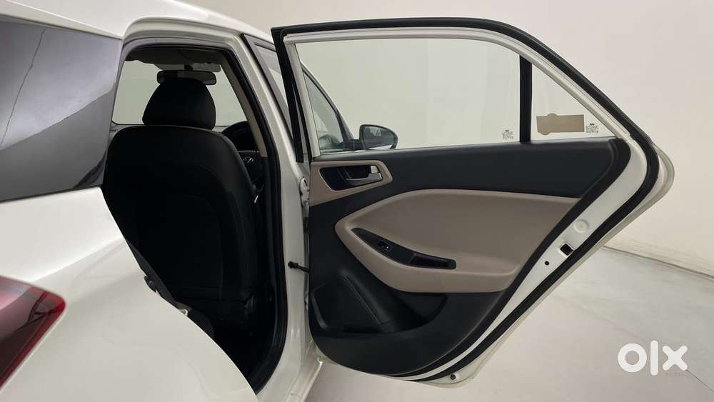 Hyundai Elite I20 1.2magna Executive At, 2018, Petrol