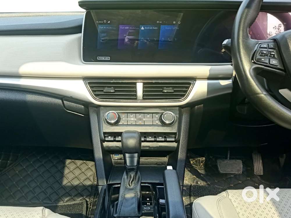 Mahindra Xuv700 2.0 Ax 5 Petrol At Str, 2022, Petrol