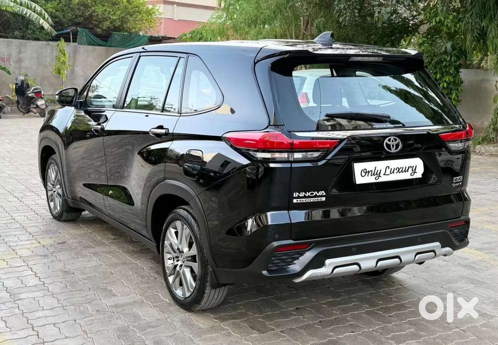 Toyota Innova Hycross 2.0 Zx Hybrid 7 Str, 2025, Petrol