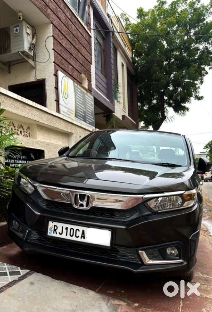 Honda Amaze 2nd Gen Petrol Well Maintained