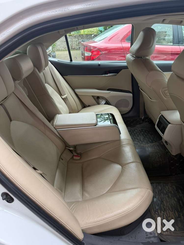 Toyota Camry Hybrid 2023