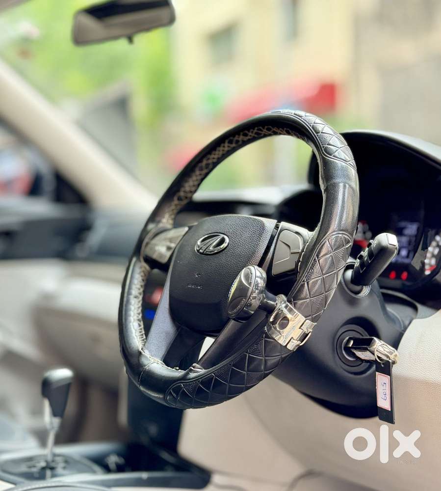 Mahindra Xuv300 1.2 W6 Amt Petrol, 2023, Petrol