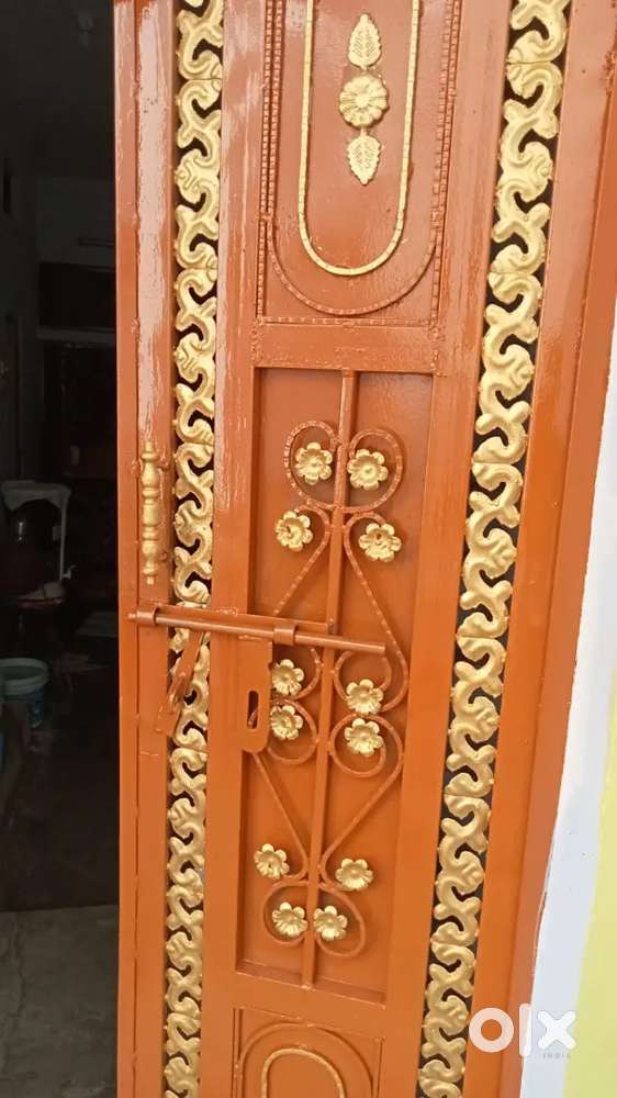 House For Sell in Sipri Bazar Prime Location Near Nehru Park
