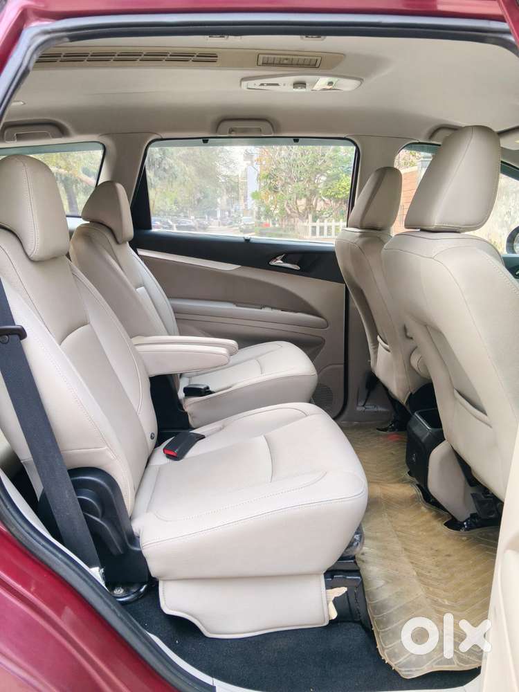 Mahindra Marazzo M8, 2018, Diesel