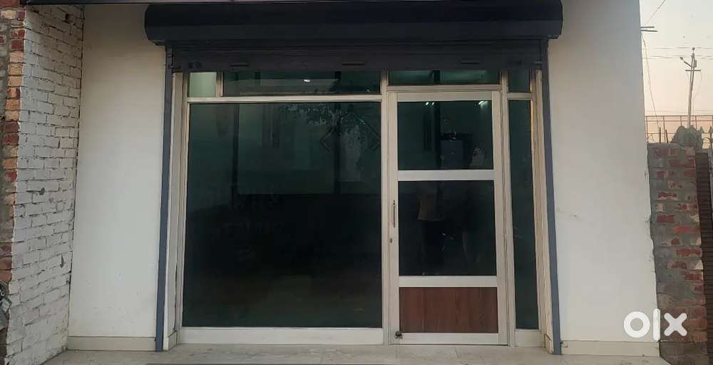 Shop/House for sale