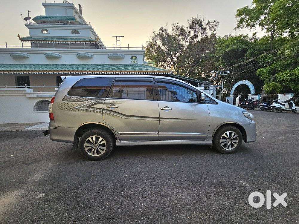 Toyota Innova 2.5 Zx 7 Str Bs-iv, 2014, Diesel
