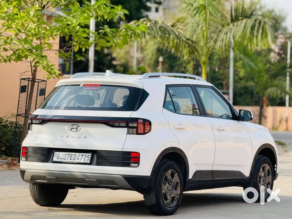 Hyundai Venue 1.2 S (o), 2023, Petrol