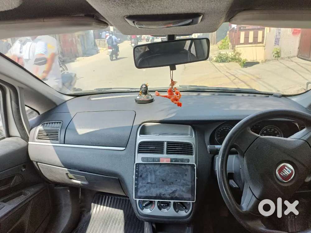 Fiat Punto 2011 Petrol 51000 Km Driven (family Car)
