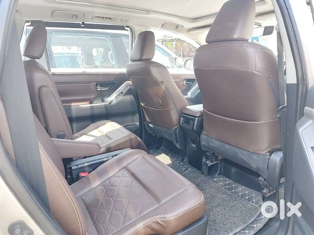 Toyota Innova Hycross 2.0 Zx (o) Hybrid 7 Str, 2023, Petrol