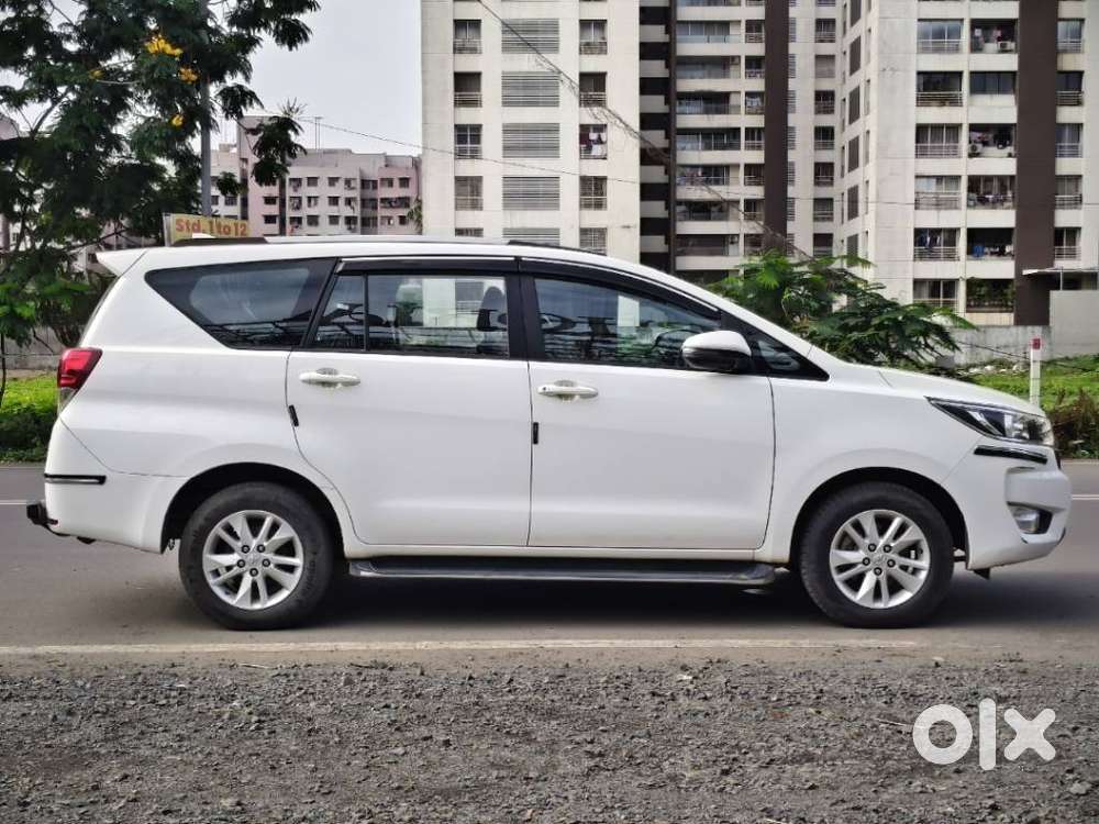 Toyota Innova Crysta 2.4 G Mt 7 Str, 2023, Diesel
