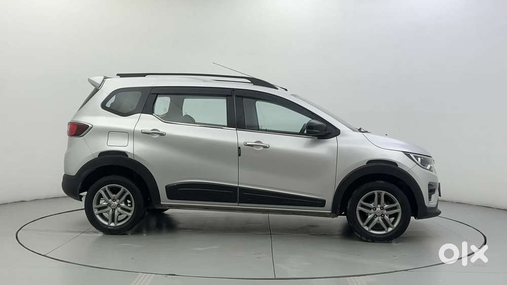 Renault Triber Rxz, 2023, Petrol