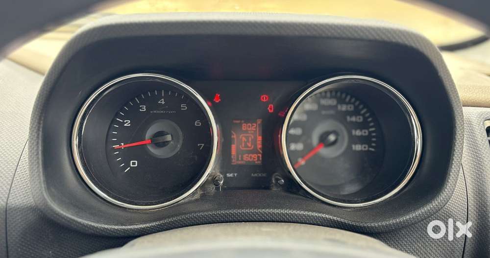 Mahindra Tuv 300 T8, 2015, Diesel