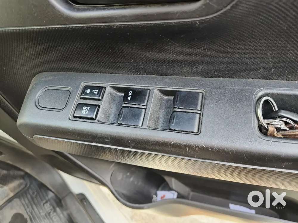 Wagonr Lxi Cng   Power Windows  Central Locking  Sony Music System