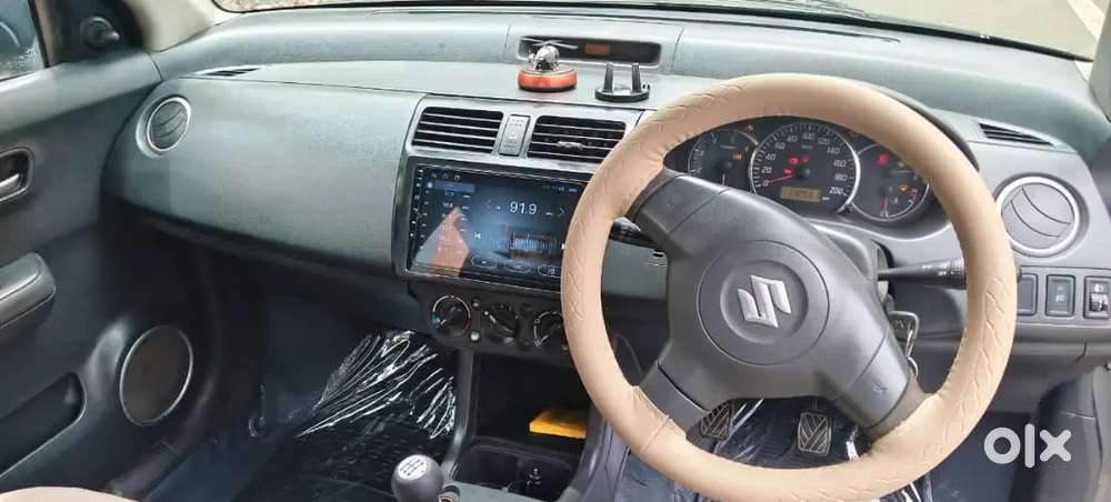 Touch Screen Reverse Camera New Battery New Tyres Center Locking