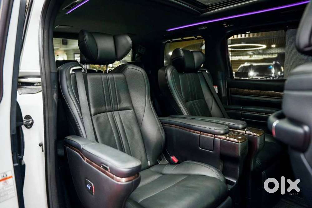 Toyota Vellfire 2.5 Hybrid, 2022, Petrol