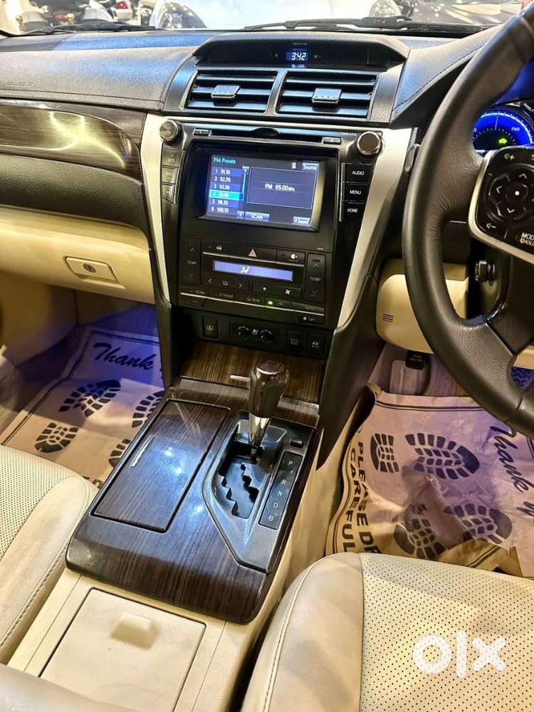 Toyota Camry 2.5 Hybrid, 2016