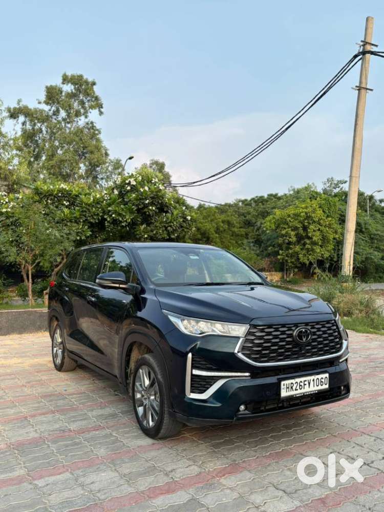 Toyota Innova Hycross 2.0 Zx (o) Hybrid 7 Str, 2025, Petrol