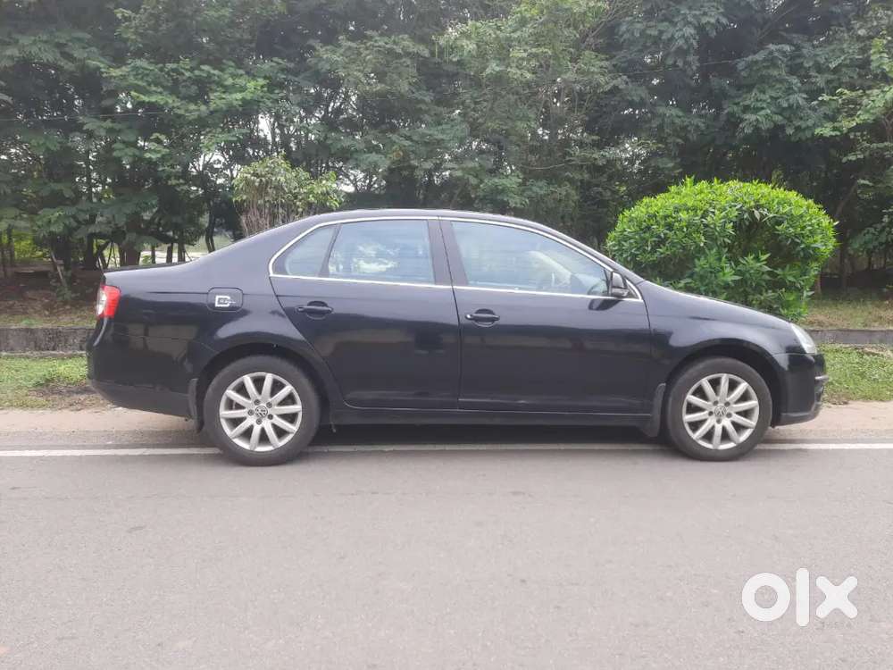 Vw Jetta Highline Diesel Less Used Showroom Track,tyres Good, Chill Ac