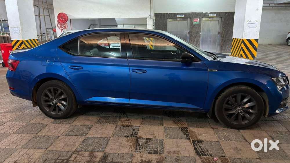 Skoda Superb 2021 Petrol 72000 Km Driven