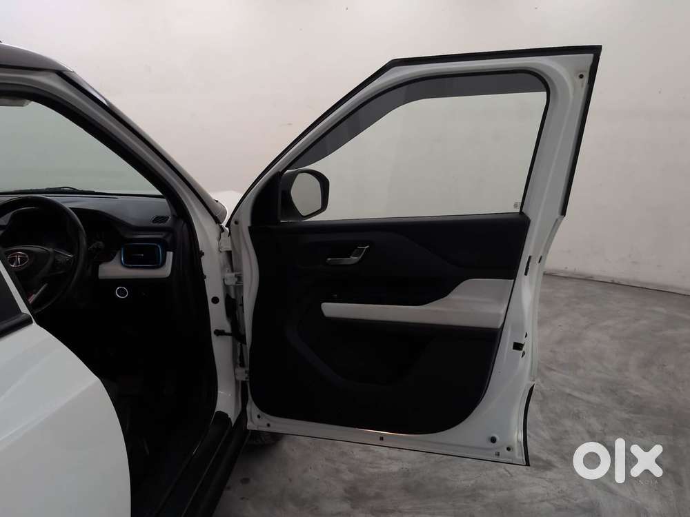 Tata Punch 1.2 Revotron Creative Amt Dual Tone, 2023, Petrol