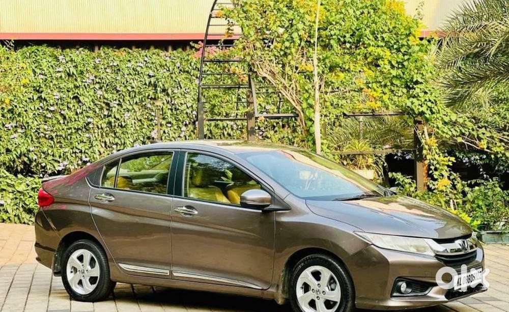 Honda City 2014 Model Sunroof