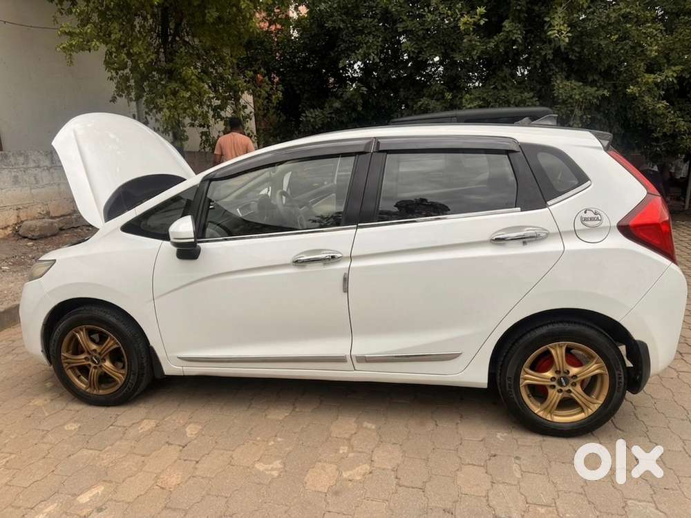 Honda Jazz 2015 Diesel Well Maintained