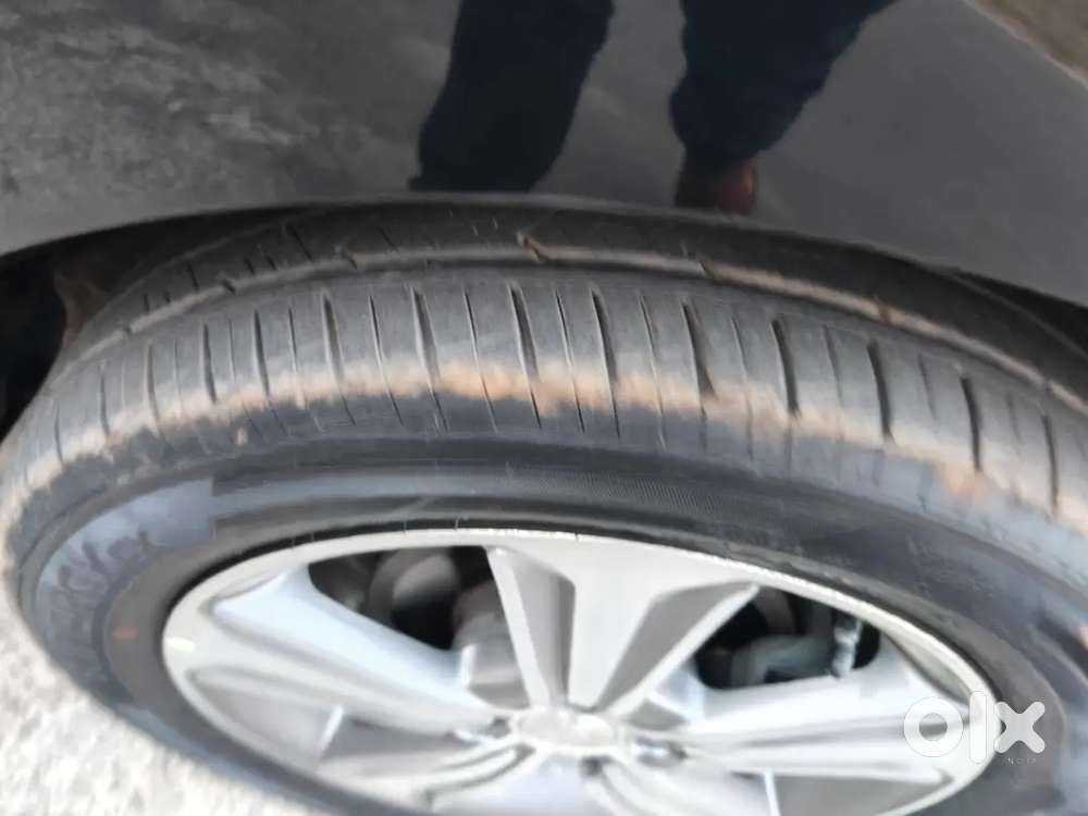 Hyundai Verna Sx O Sunroof  Push Start Black Colour 6 Air Dog