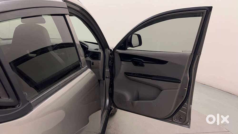 Mahindra Kuv 100 Mfalcon G80 K4, 2017, Petrol