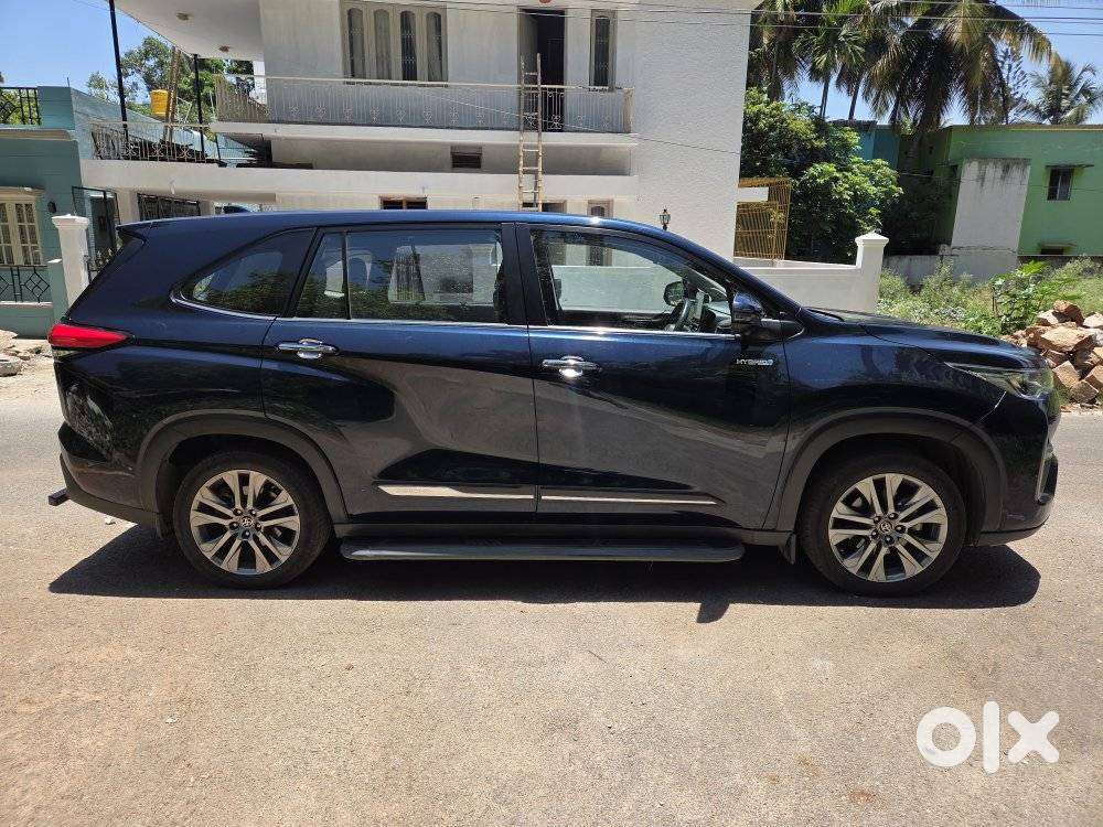 Toyota Innova Hycross 2.0 Zx (o) Hybrid 7 Str, 2023, Petrol