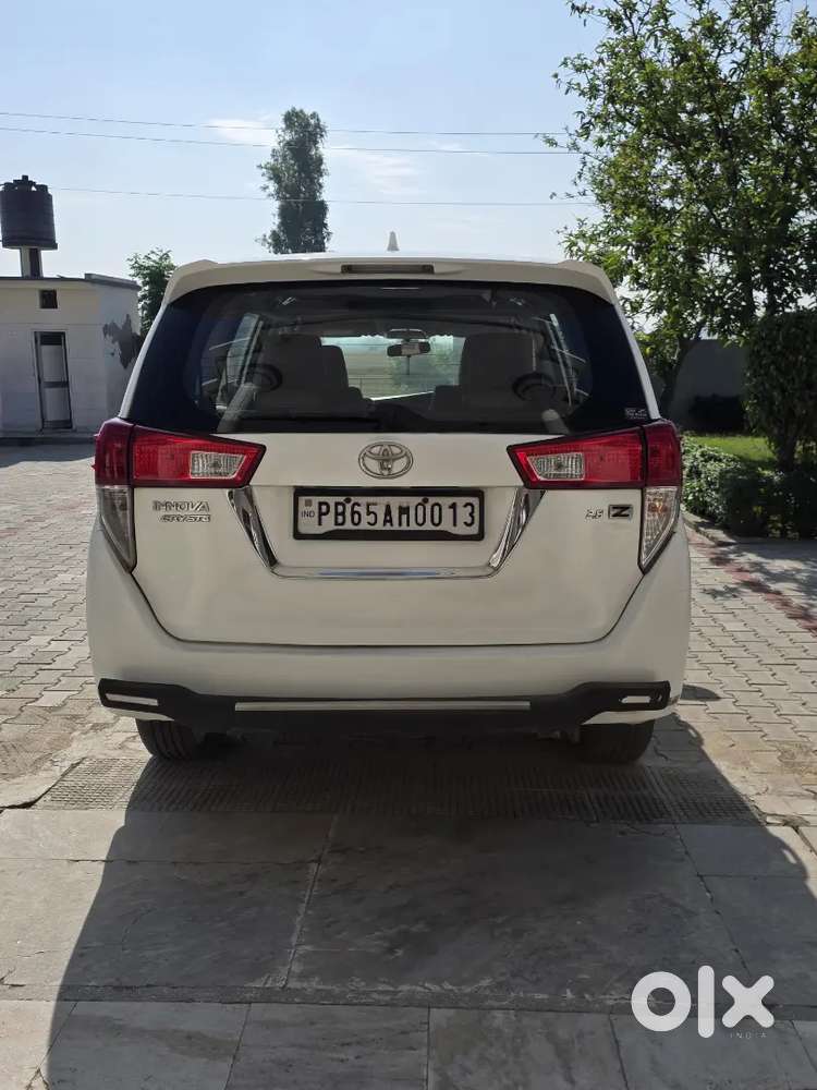 Toyota Innova Crysta 2017 Diesel 105000 Km Driven