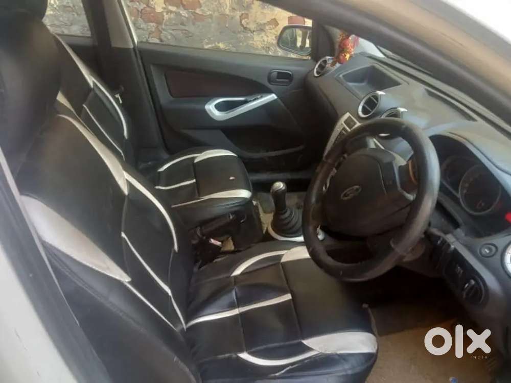 बिल्कुल Ok Car 4 टायर New Battry