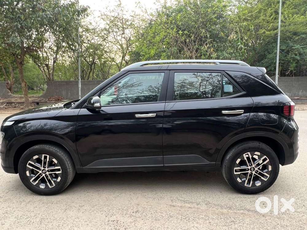 Hyundai Venue 2022 Petrol Well Maintained