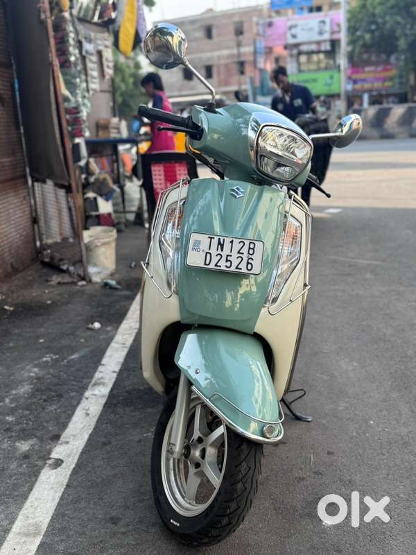 Access 125. Ice green colour Special Edition. 2024 Model