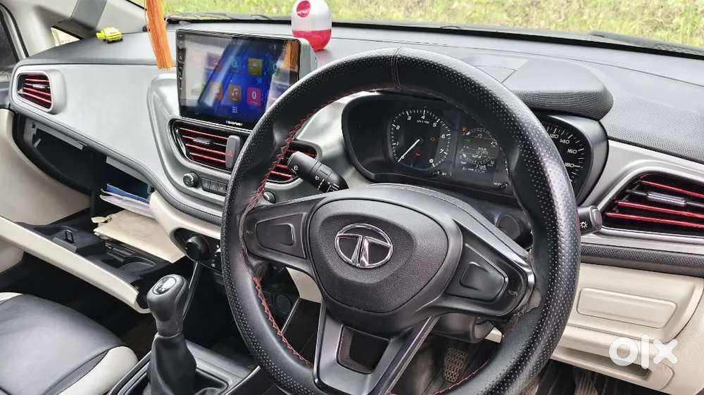 Tata Altroz 1.2 Petrol 2021