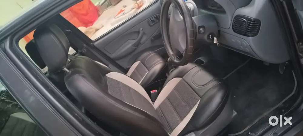 कार की कंडीशन बहुत अच्छी है ओर ट्रांसफर के कारण बेच रहे हैं।