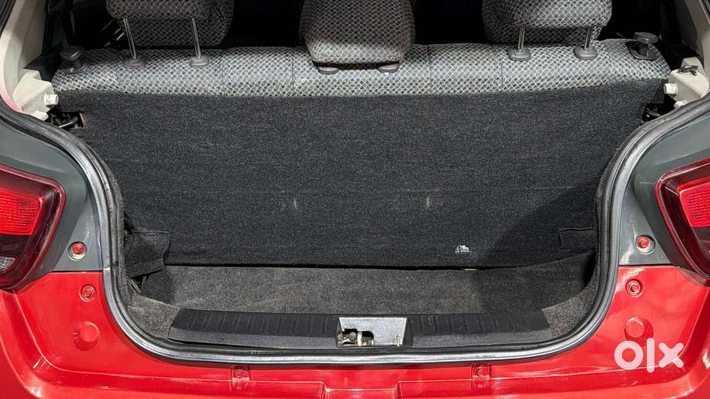 Mahindra Kuv 100 Mfalcon G80 K8 Dual Tone, 2017, Petrol