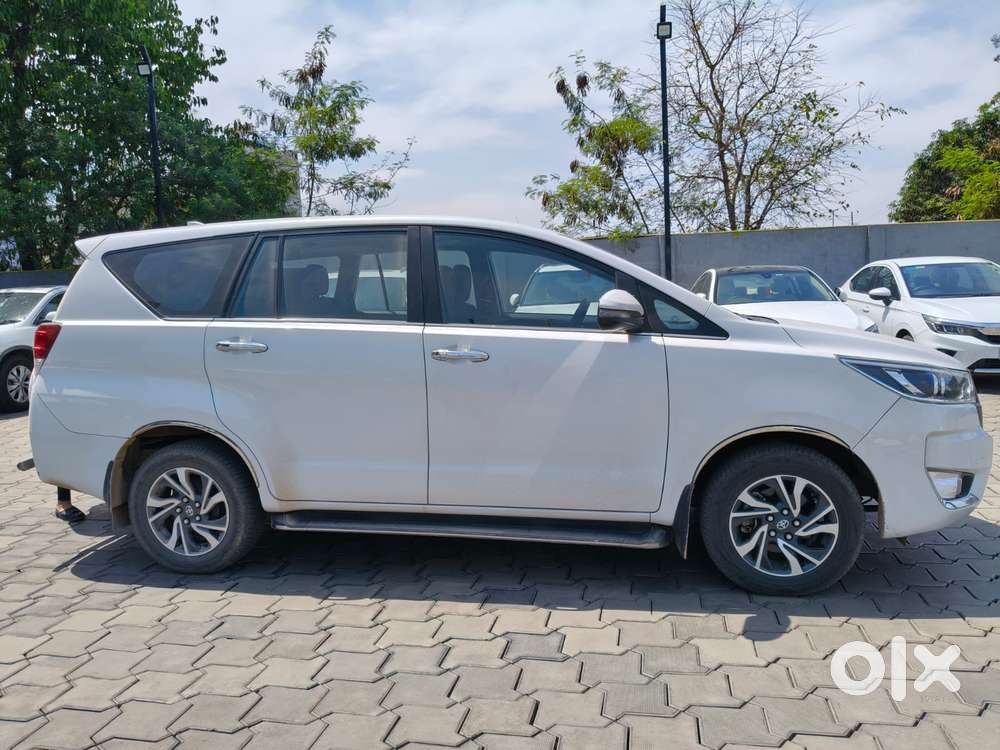 Toyota Innova Crysta 2.4 V, 2024, Diesel