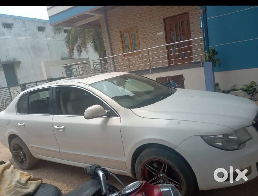 Skoda Superb 2009 Diesel 120000 Km Driven