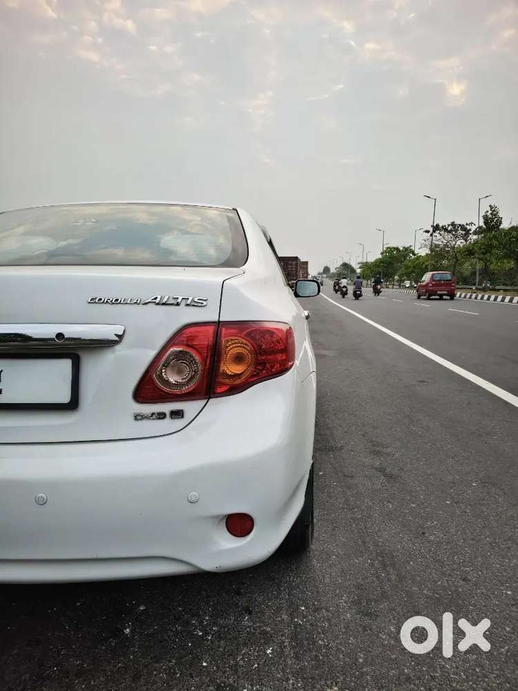 Toyota Corolla Altis 2011