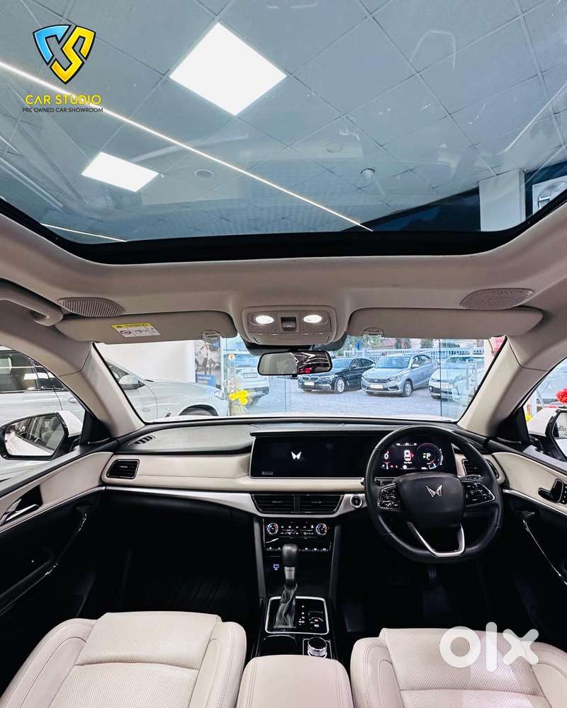 Mahindra Xuv700 Ax7l 6 Str At, 2024, Diesel