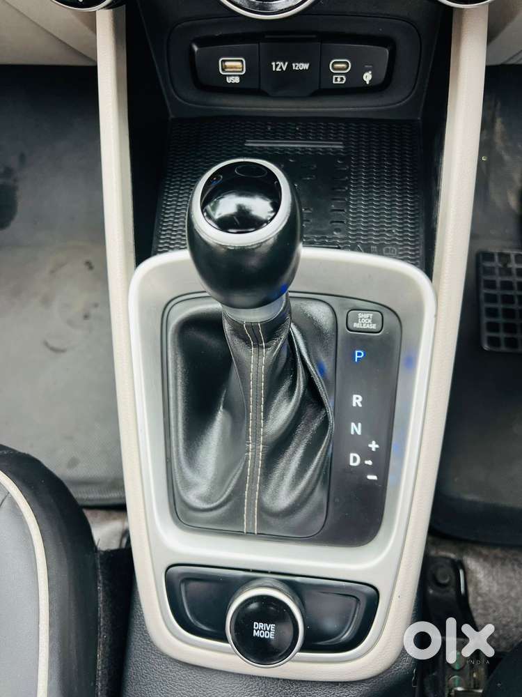 Hyundai Venue 1.0 Sx (o) Turbo Dct, 2024, Petrol