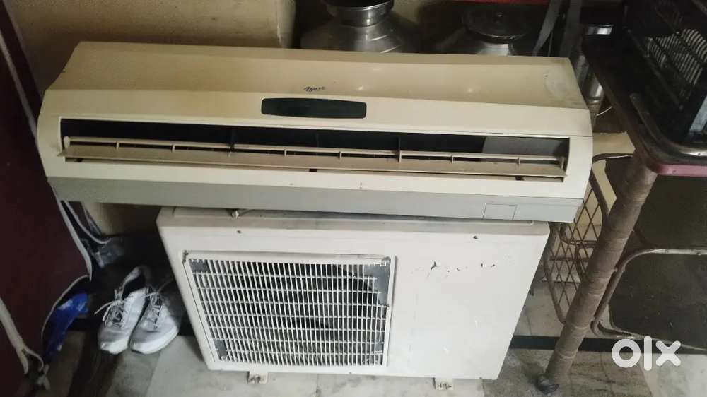 2 tan split AC Azure company well condition sell - ACs in Nai Sarak ...