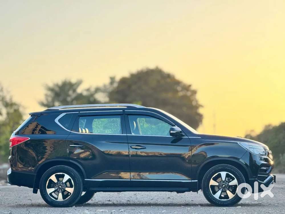 Mahindra Alturas G4, 2022, Diesel