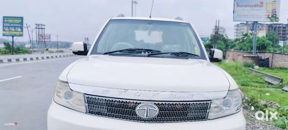Tata Safari Storme 2015