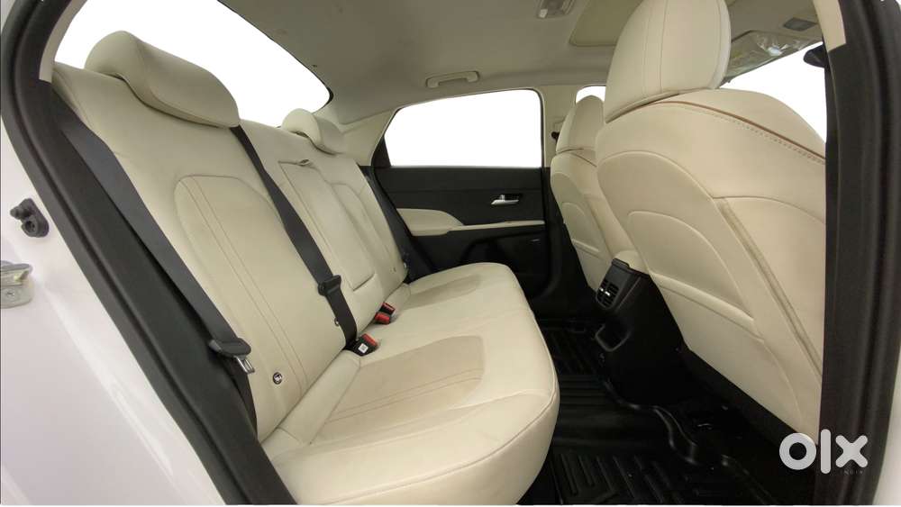 Hyundai Verna 1.5 Sx (o) Ivt, 2024, Petrol