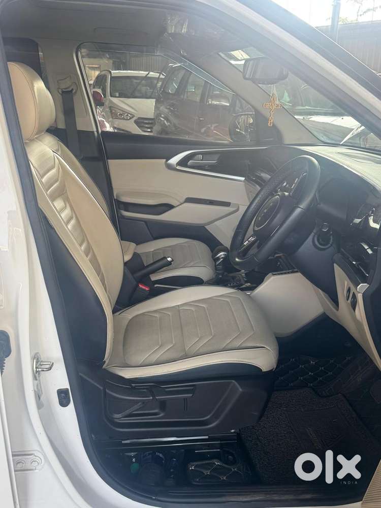 Kia Carens Luxury (o)1.5 Diesel At 7 Str, 2022, Diesel