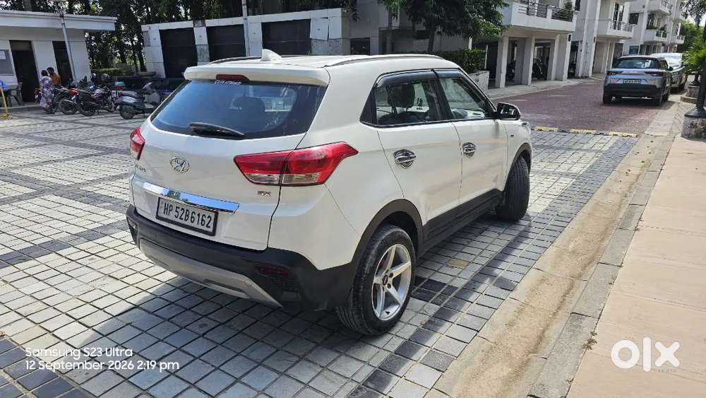 Creta Petrol Automatic
Top Model With Sunroof