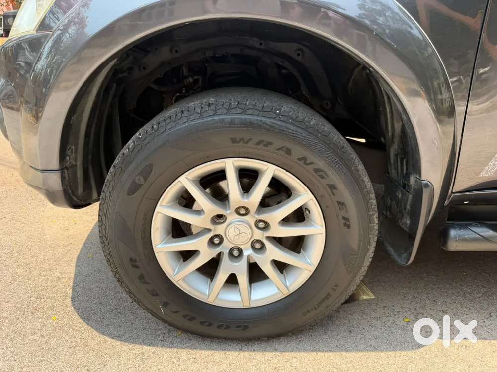 Mitsubishi Pajero Sport 2015



Mitsubishi  Pajero