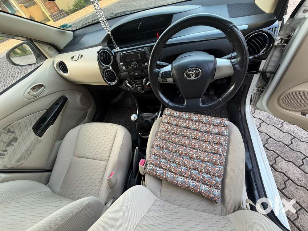 Toyota Etios Liva Vx Dual Tone, 2018, Petrol