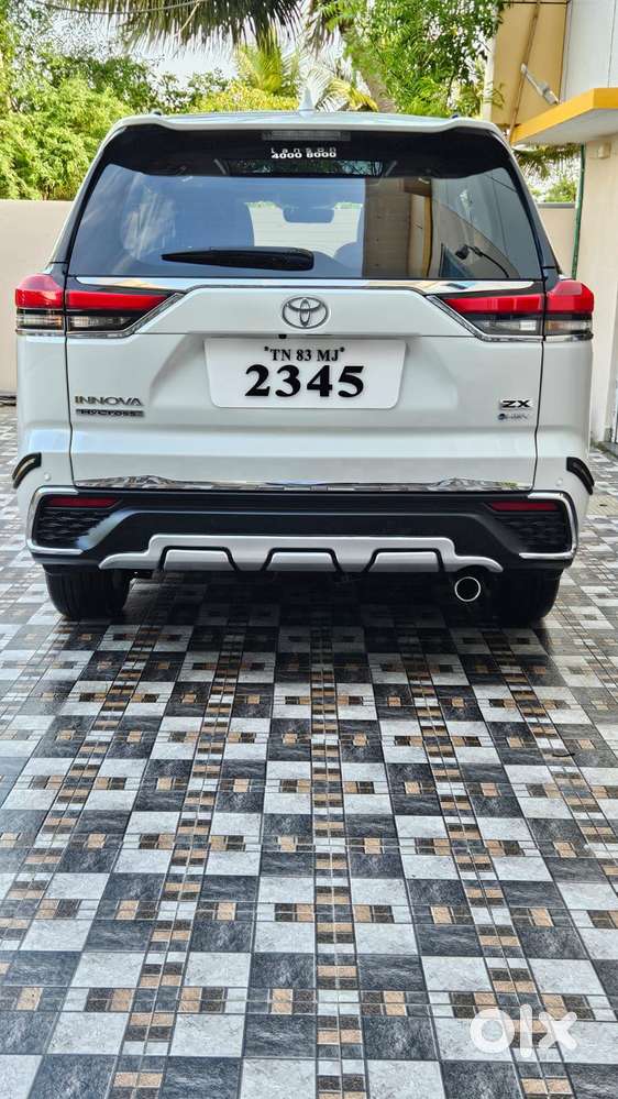 Toyota Innova Hycross 2.0 Zx Hybrid 7 Str, 2025, Petrol